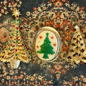 Festive Christmas Tree Brooch Set